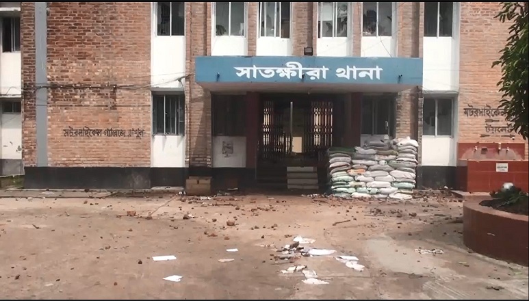 সাতক্ষীরায় সহিংস ঘটনায় আওয়ামীলীগ নেতা ও সাবেক ইউপি চেয়ারম্যানসহ নিহত-১০